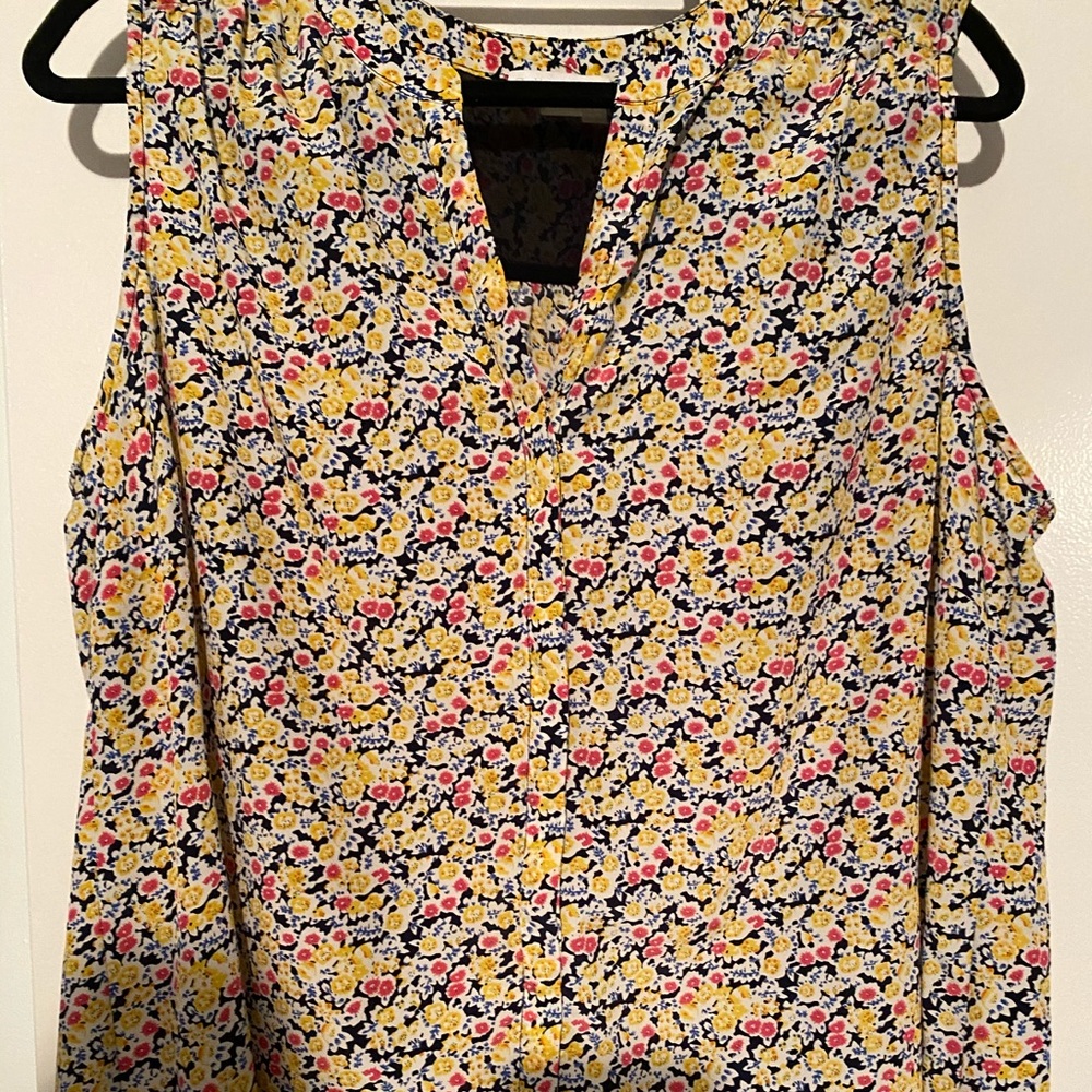 Flowered Sleeveless Blouse